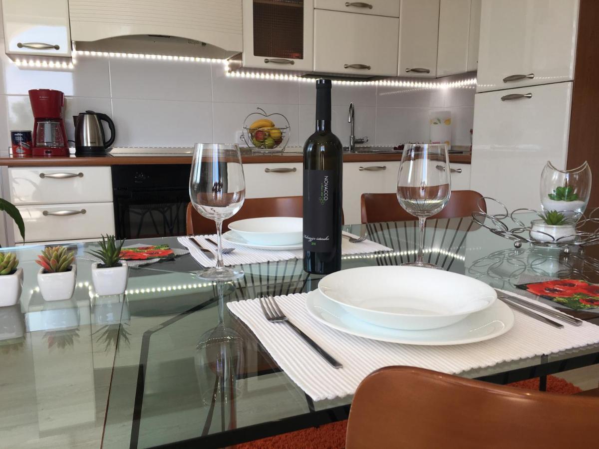 Apartments Roberta Novigrad  Екстер'єр фото