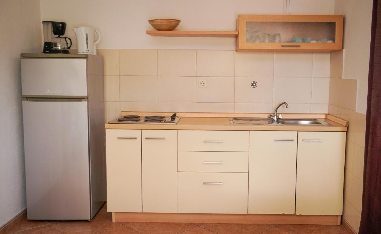 Apartments Roberta Novigrad  Екстер'єр фото