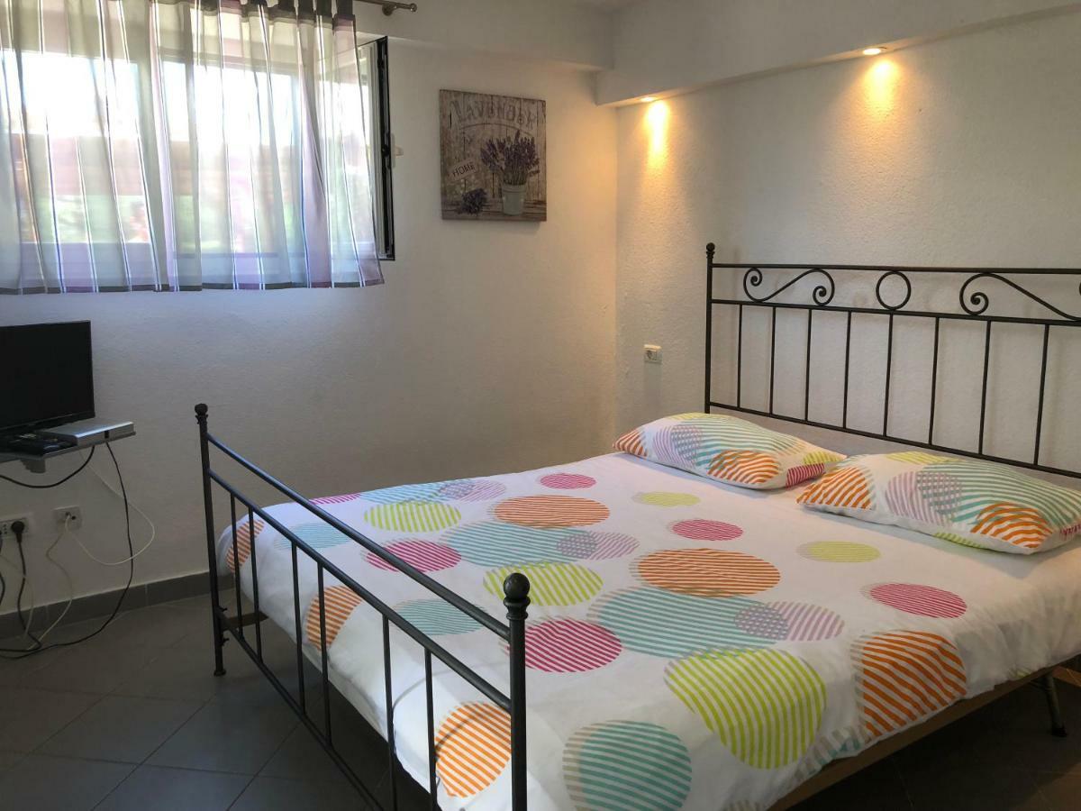 Apartments Roberta Novigrad  Екстер'єр фото