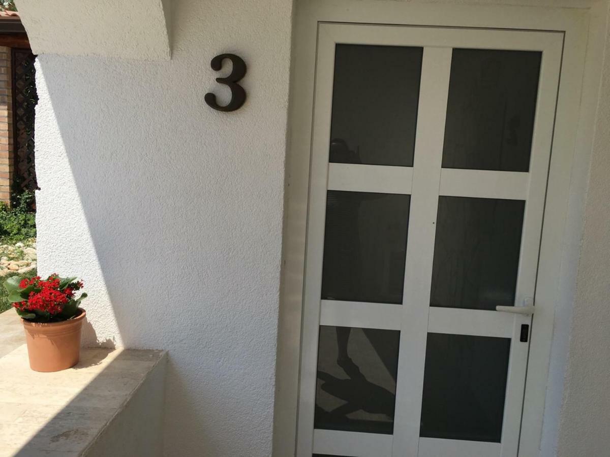 Apartments Roberta Novigrad  Екстер'єр фото